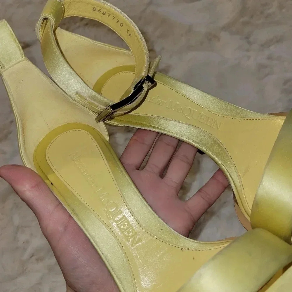 Alexander McQueen Satin Yellow Ankle Strap Sandals Heels READ 36 6 - Picture 3 of 11